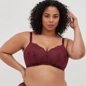 🤩Torrid 44D Wireless Burgundy Lace Bra